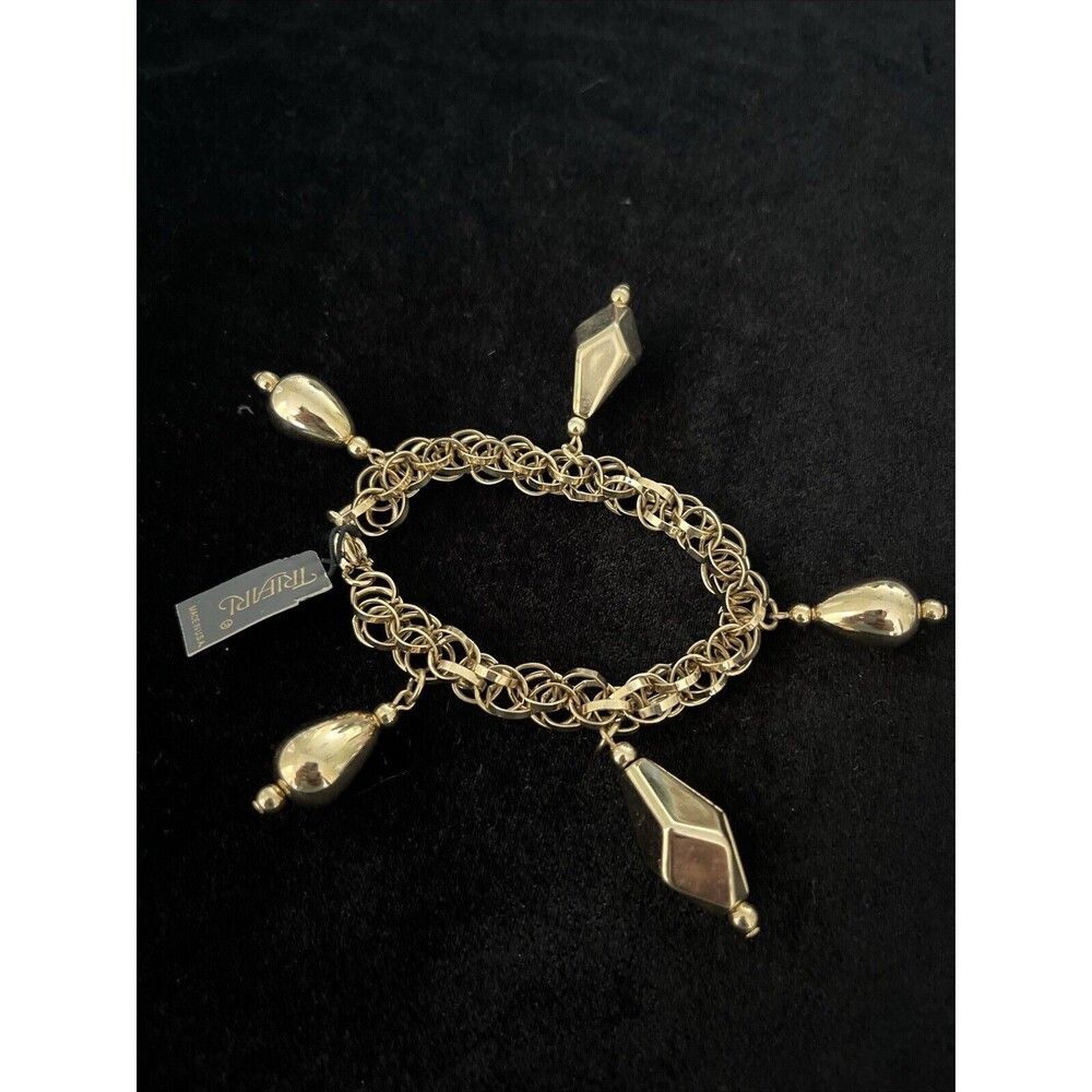 NWT New Vintage Trifari Charm Bracelet Gold Tone 7"